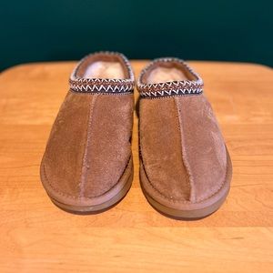 Ugg Girls Tasman Slipper Size 4